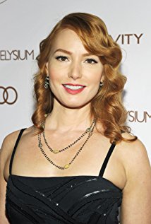 Alicia Witt plays Zoey Woodbine on Cybill